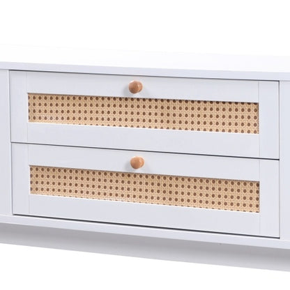 Fernseherschrank aus natürlichem Holz mit Türen und Schubladen – TV-Möbel mit Rattanseiten
